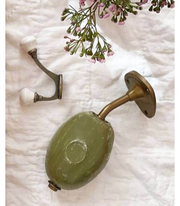 Savon de Marseille à fixer au mur à Nice